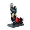 Statuette Sapeur-Pompier avec dévidoir - 12 cm